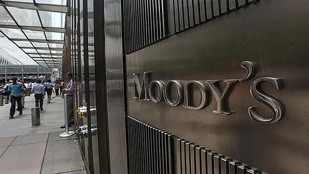 Moody's'den körfez ülkelerine bütçe açığı uyarısı
