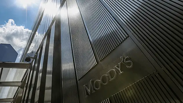 Moody's, Türkiye'nin kredi notunu yükseltti