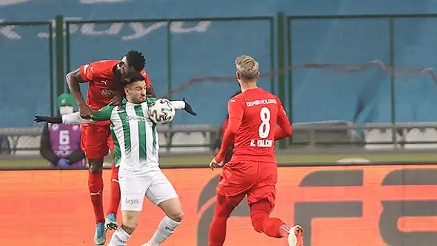 Moralsiz Konyaspor Kayseri seferinde
