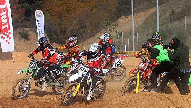 Motokrosçular Romanya'da yarışacak