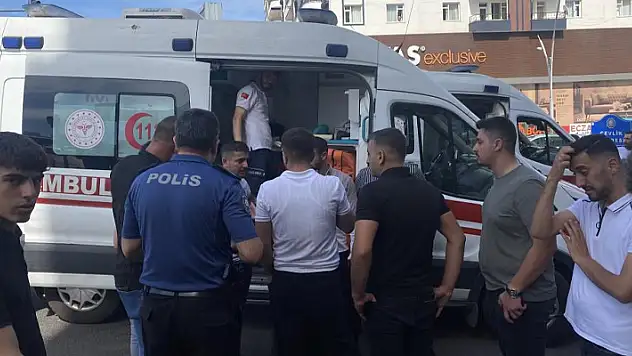 Motor kurye ile mobilya firması çalışanları arasında silahlı kavga: 5 yaralı
