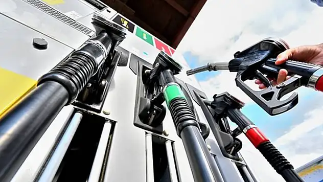 Motorin 2 günde 2,49 TL artmıştı! Bitmedi, bu gece daha büyük zam var