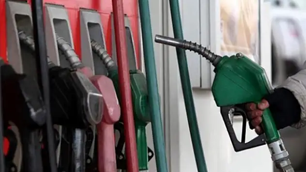 Motorin ve benzin fiyatlarına yarından itibaren indirim yapılacak