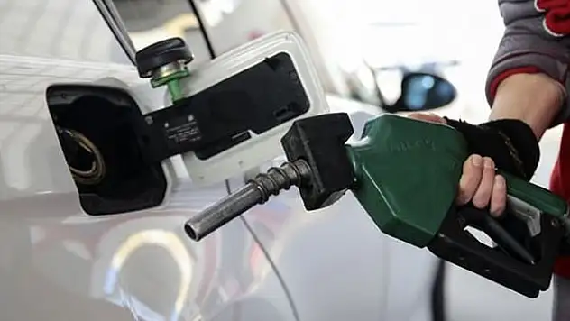 Motorinde 25 kuruş indirim! Pompaya yansımayacak