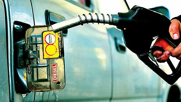 Motorinde 5 kuruşluk indirim