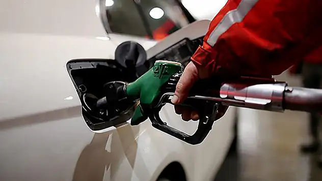 Motorinde beklenen indirim geldi