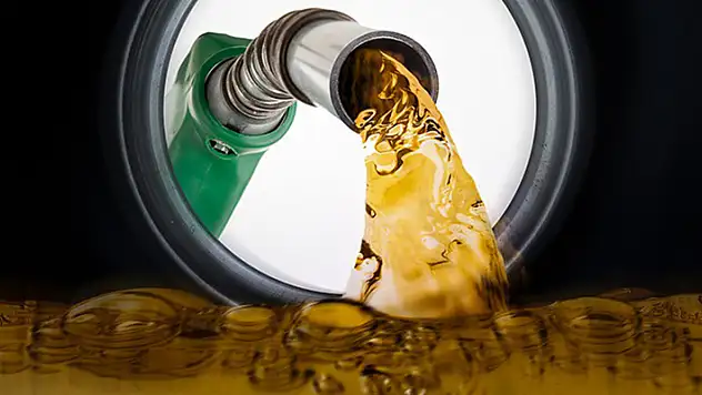 Motorinden sonra benzin ve oto gaza indirim geliyor! Benzin 2 lira 13 kuruş, LPG 1 lira 71 kuruş ucuzlayacak
