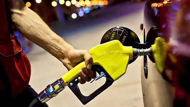 Motorinden sonra benzine de indirim geliyor! 