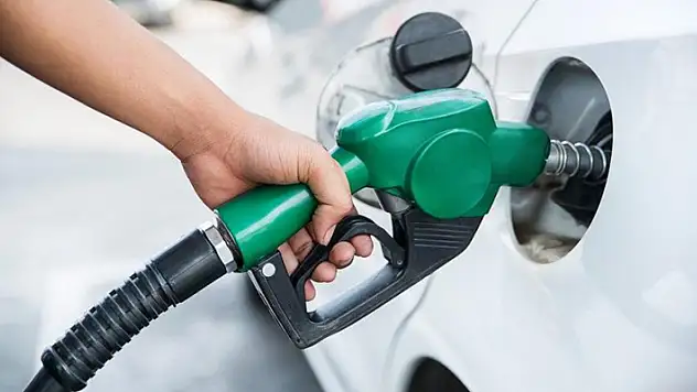 Motorine 22 kuruş zam geldi! Pompaya yansımayacak
