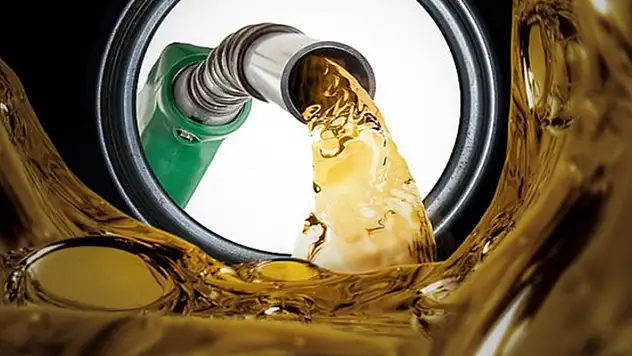 Motorine büyük zam geliyor! Üç indirimi geri alacak zam bu gece pompaya yansıyacak