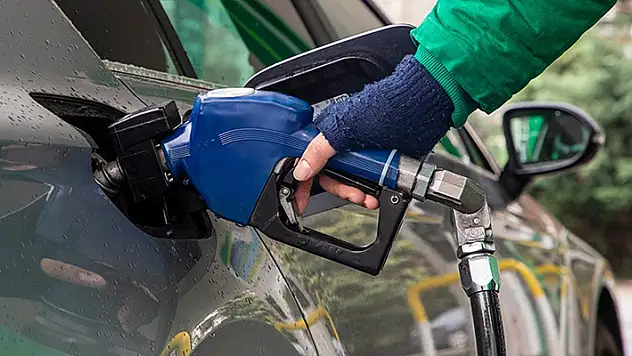 Motorine indirim! 23 Nisan 2023 güncel benzin ve motorin fiyatları...
