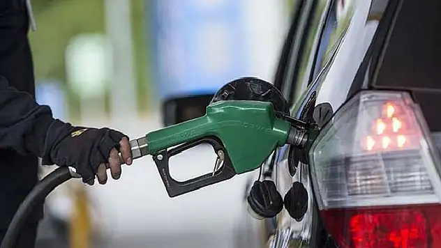 Motorine yine zam geliyor! Yarın gece pompaya yansıyacak
