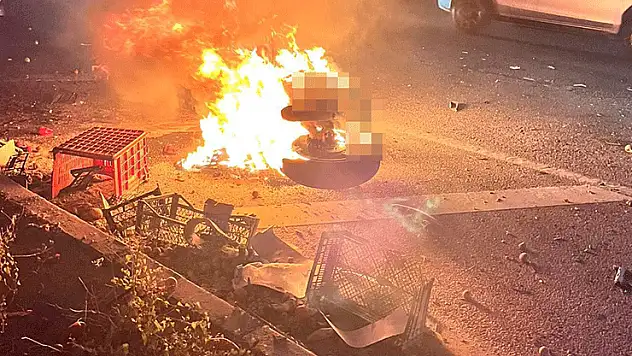 Motosiklet alev topuna döndü, sürücü yanarak hayatını kaybetti