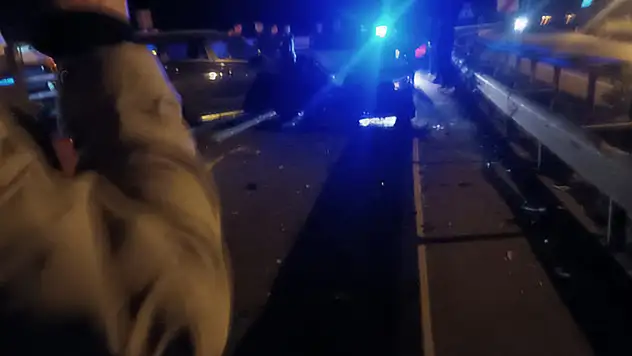 Motosiklet çakala çarptı, sonrasında zincirleme kaza oldu: 6 yaralı
