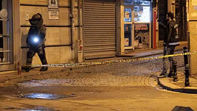 Motosiklet farı el bombası sanılınca...