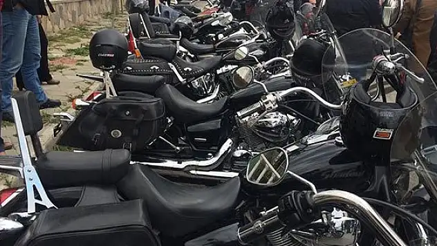 Motosiklet hayranları bir araya geldi