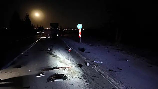 Motosikletin traktör römorkuna çarptığı kazada iki kişi öldü
