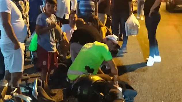 Motosikletle denetimden kaçmaya çalışırken, trafik polisine çarptı
