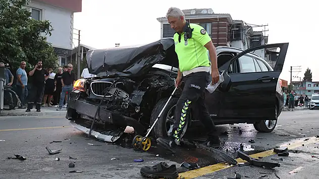 Motosikletle kafa kafaya çarpıştı ardından cipe çarptı: 1 ölü