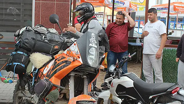 Motosikletli gezginler Karapınar'da