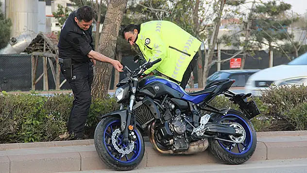 Motosikletlinin çarptığı çocuk ağır yaralandı