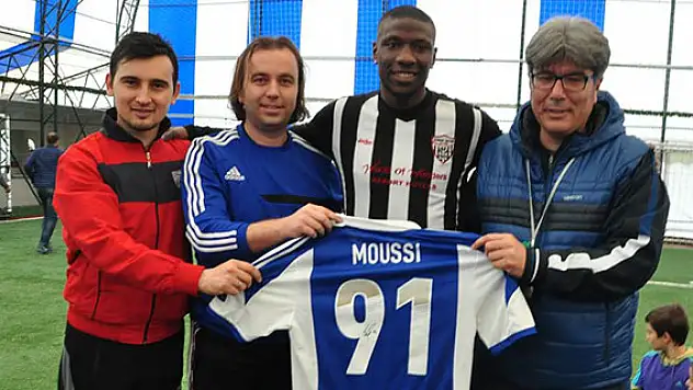 Moussi'den Soma'ya vefa