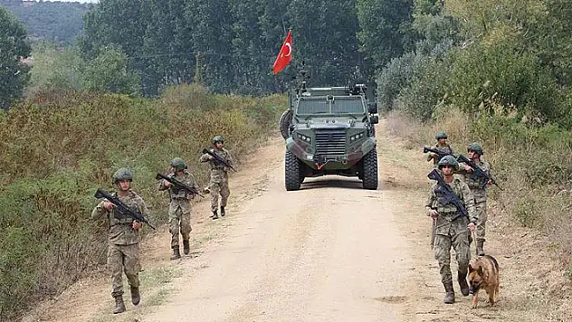MSB: 12 terörist sınırda yakalandı!