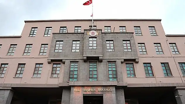 MSB, 40 uzman yardımcısı ile 3 bin 97 sürekli işçi alacak
