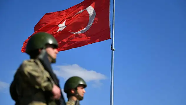 MSB: Hudutlarda 3 terör örgütü mensubu yakalandı
