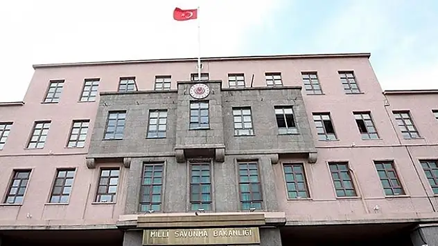 MSB: Irak'ın kuzeyindeki Başika üs bölgesine düzenlenen roketli saldırıda bir asker şehit oldu