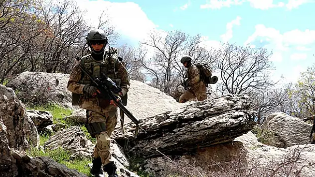 MSB: Komandolarımız PKK/YPG'li 4 teröristi etkisiz hale getirdi