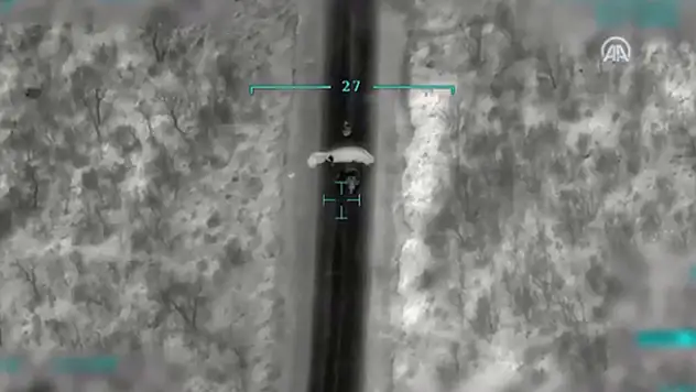 MSB paramotorla kaçmaya çalışan 3 PKK'lı teröristin etkisiz hale getirildiği anları paylaştı! Facebook görüntüleri sakıncalı buldu