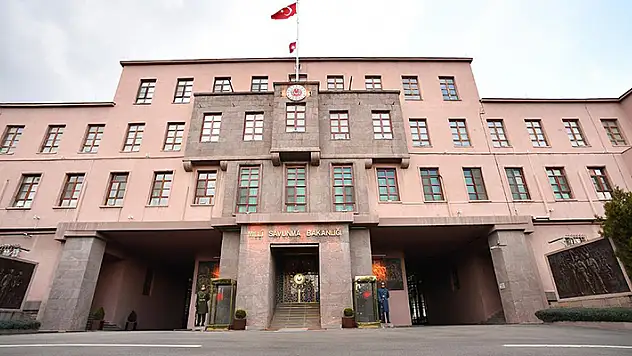 MSB: Teğmenlerin haklarında tahkikat açıldığı iddiaları doğru değildir
