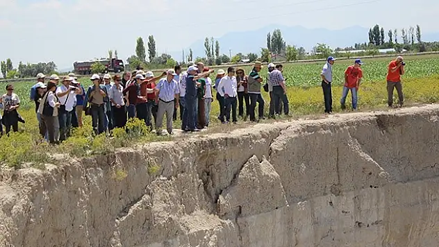 MTA'dan Karapınar'a jeolojik gezi