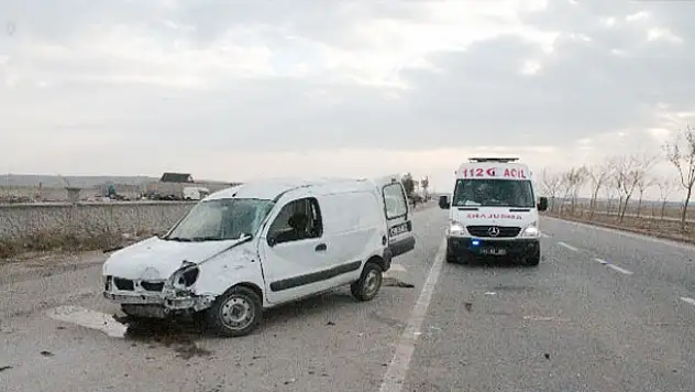 Mucura Kapılan Araç Takla Attı: 3 Yaralı