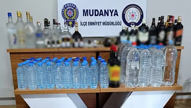Mudanya'da sahte içki operasyonu: 105 litre sahte alkol ele geçirildi
