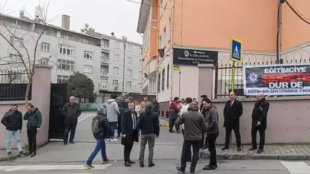 Müdür odasında öğretmene darp iddiası!
