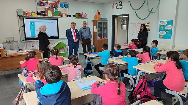 Müdür Yiğit, okul ziyaretlerini sürdürüyor