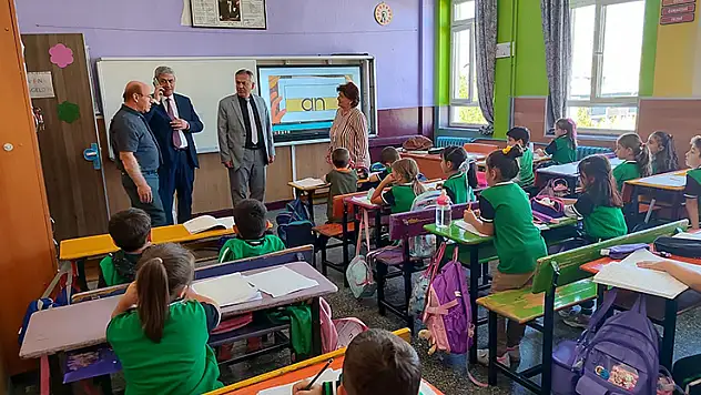 Müdür Yiğit okulları inceliyor