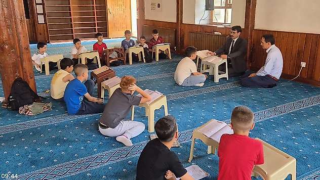 Müftü Aksan yaz Kur'an kurslarını ziyaret etti