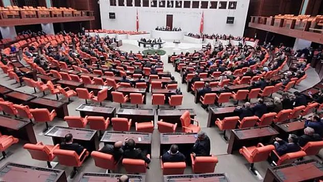 Müftülüğe nikah yetkisi veren madde kabul edildi