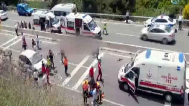 Muğla-Antalya karayolunda midibüs uçuruma yuvarlandı: 17 ölü