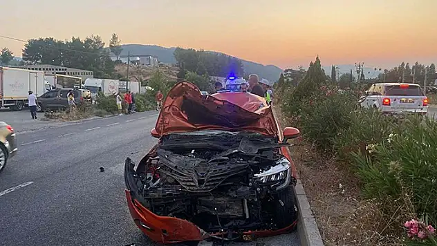 Muğla'da otomobilin çarptığı motosikletteki 2 kişi öldü, 2 yaralı

