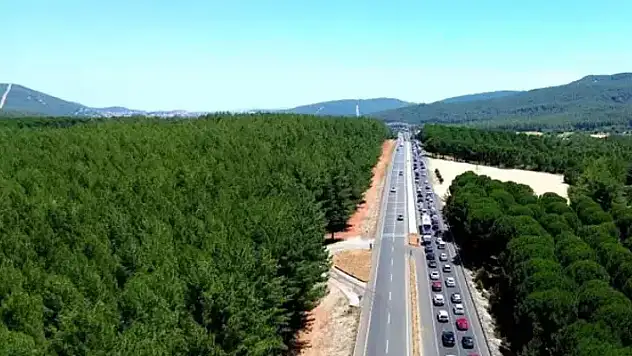 Muğla'ya rekor araç girişi! Kilometrelerce kuyruk oldu
