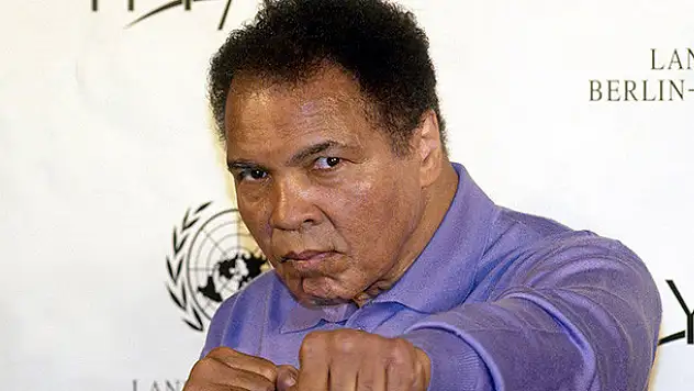 Muhammed Ali hayatını kaybetti