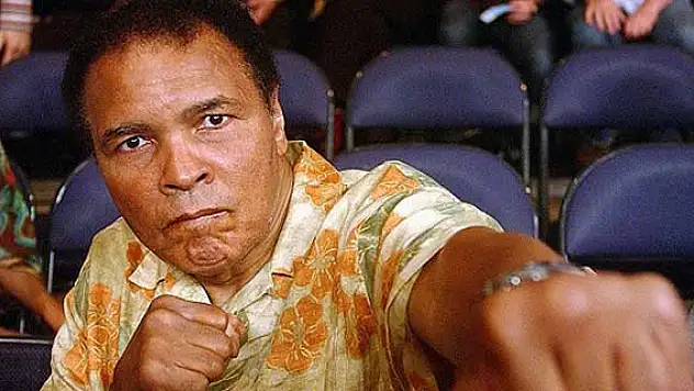 Muhammed Ali yeniden hastanede