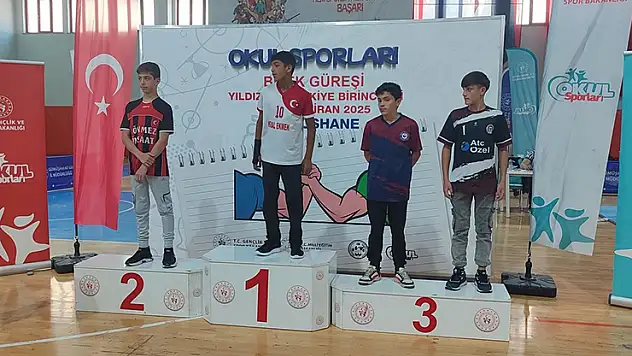 Muhammed Hacisa'dan çifte şampiyonluk