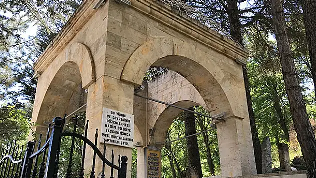 Muhammed Hadimi Hazretleri Türbesi'ne ziyaretçi akını