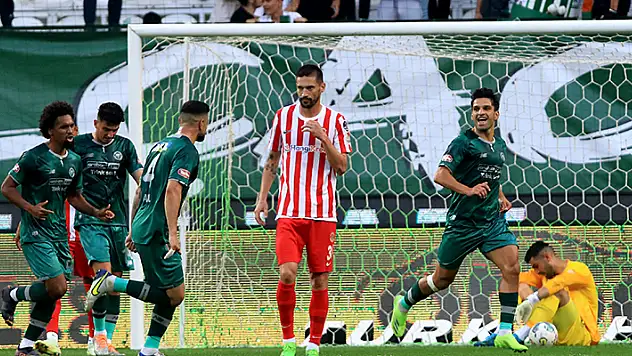 Muhammet atıyor, Konyaspor kazanıyor