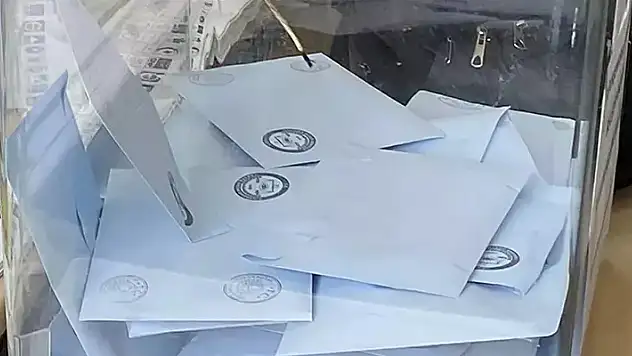 Muhtar 2 kez oy kullanıp 1 oy fark ile kazandı! Seçim iptal edildi
